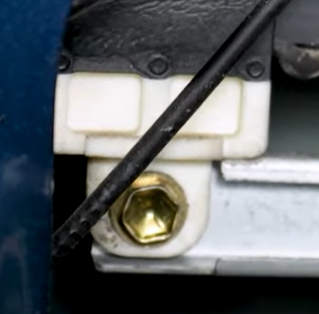 加强对窗口部件的松动的螺栓